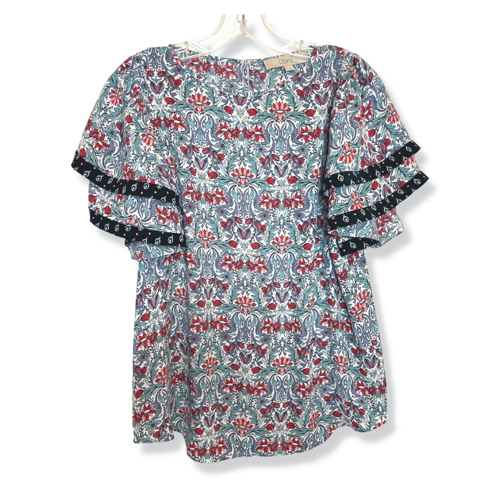 LOFT Floral Blouse / Small / Tiered Ruffle Flutter Short Sleeves / Work & Brunch